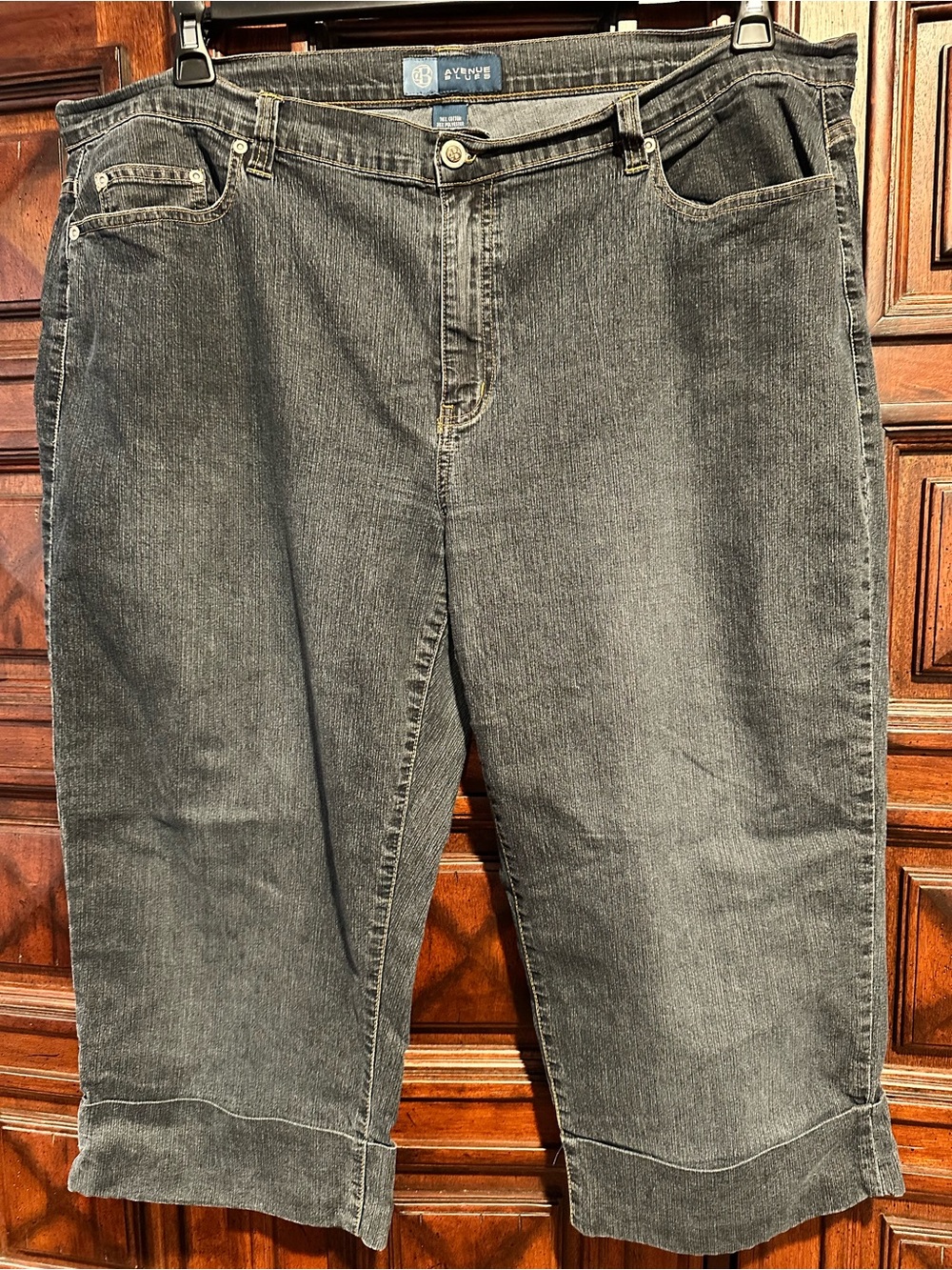 Avenue Women's stretchy Cropped Blue Denim Jeans Capris Cuffed